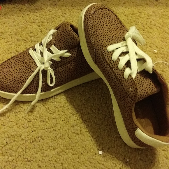 Shoes - Picture 3 of 3